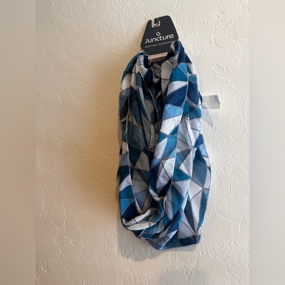 Juncture Accessories - NWT Infinity Scarf